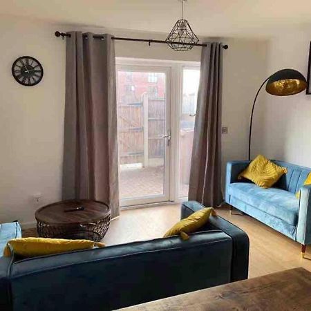 Beautiful 4-Bed House In Lincoln- Close To Centre Exteriör bild
